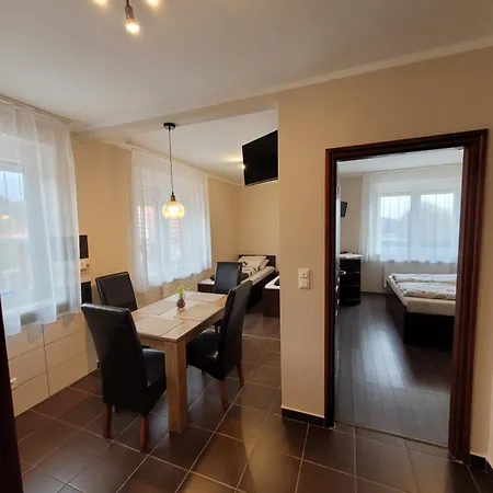 Eplenyi Apartmanhaz Exterior foto