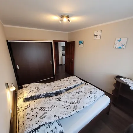 Eplenyi Apartmanhaz Exterior foto