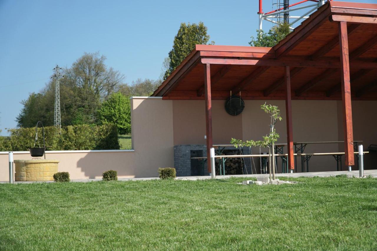 Eplenyi Apartmanhaz Apartment Eplény