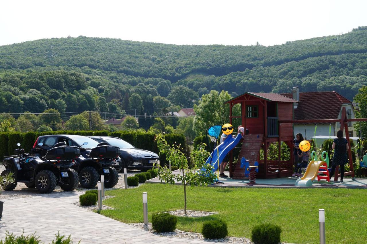 Eplenyi Apartmanhaz *